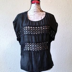 Cecico by Nordstrom • black crocheted top
